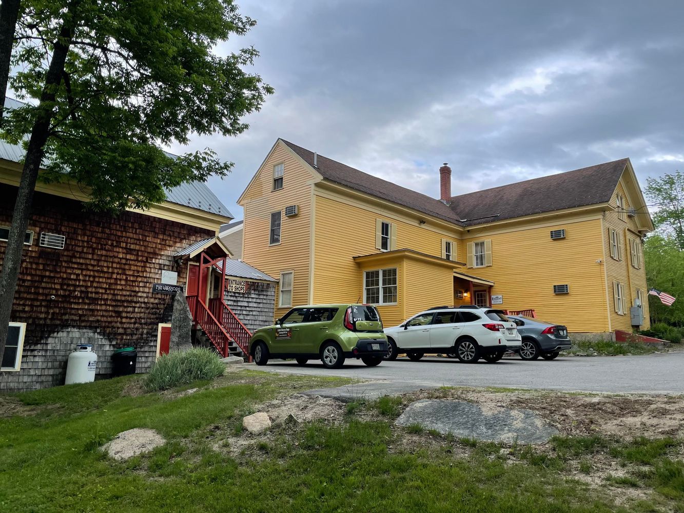 82 Main St, Bridgton, ME 04009
